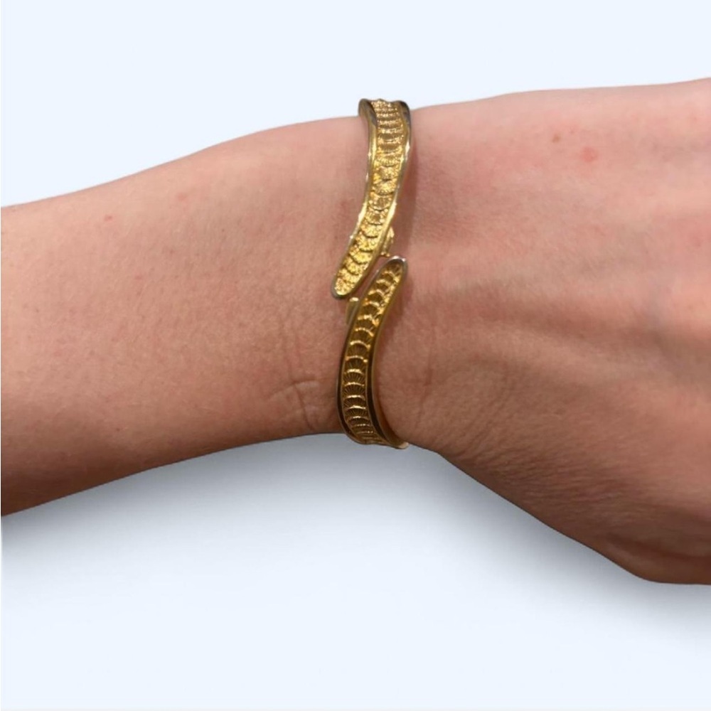 VTG 80s Monet Gold Cuff Bracelet